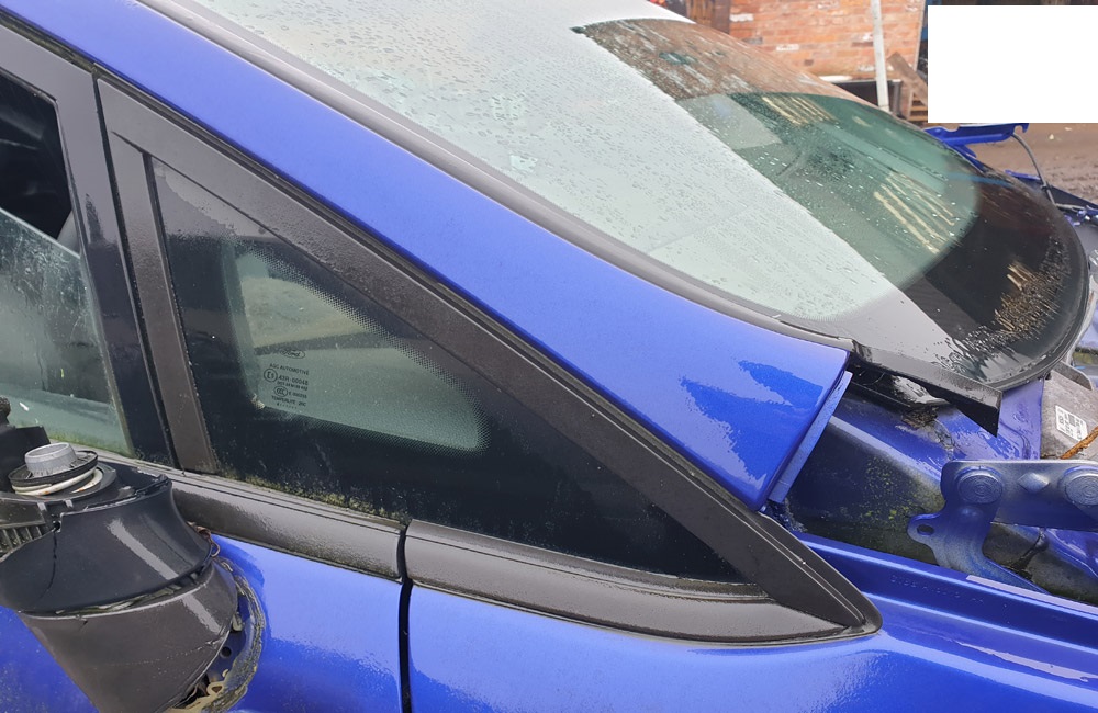 Ford Fiesta ST-3 Quarter window glass driver side front